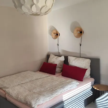 Little Castle شقة باد كروزناش